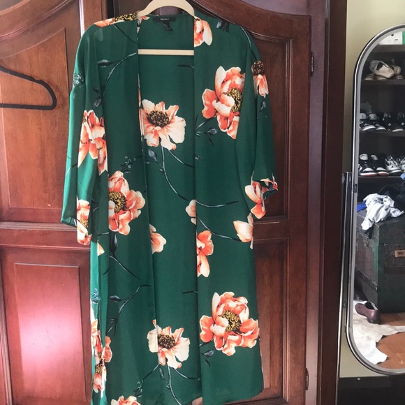 Forever 21 Other - Green floral kimono